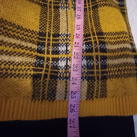 Apt 9 with CARA SANTANA sweater - Picture 2 of 3